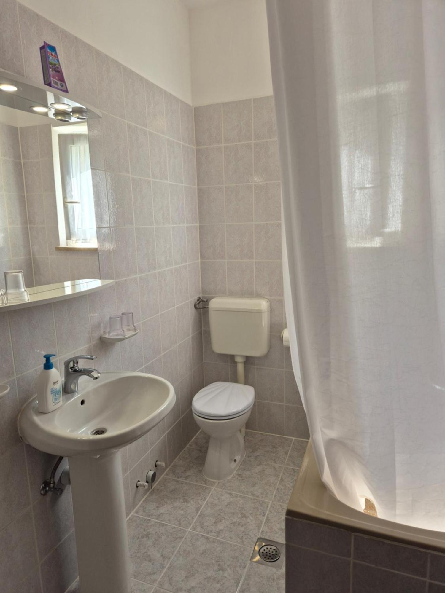 Apartmani Adria โอปาติยา ภายนอก รูปภาพ